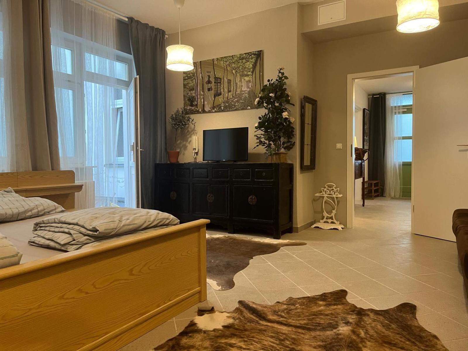 Muller'S Residenz - Self Check In Apartment ซวิคเคา ภายนอก รูปภาพ