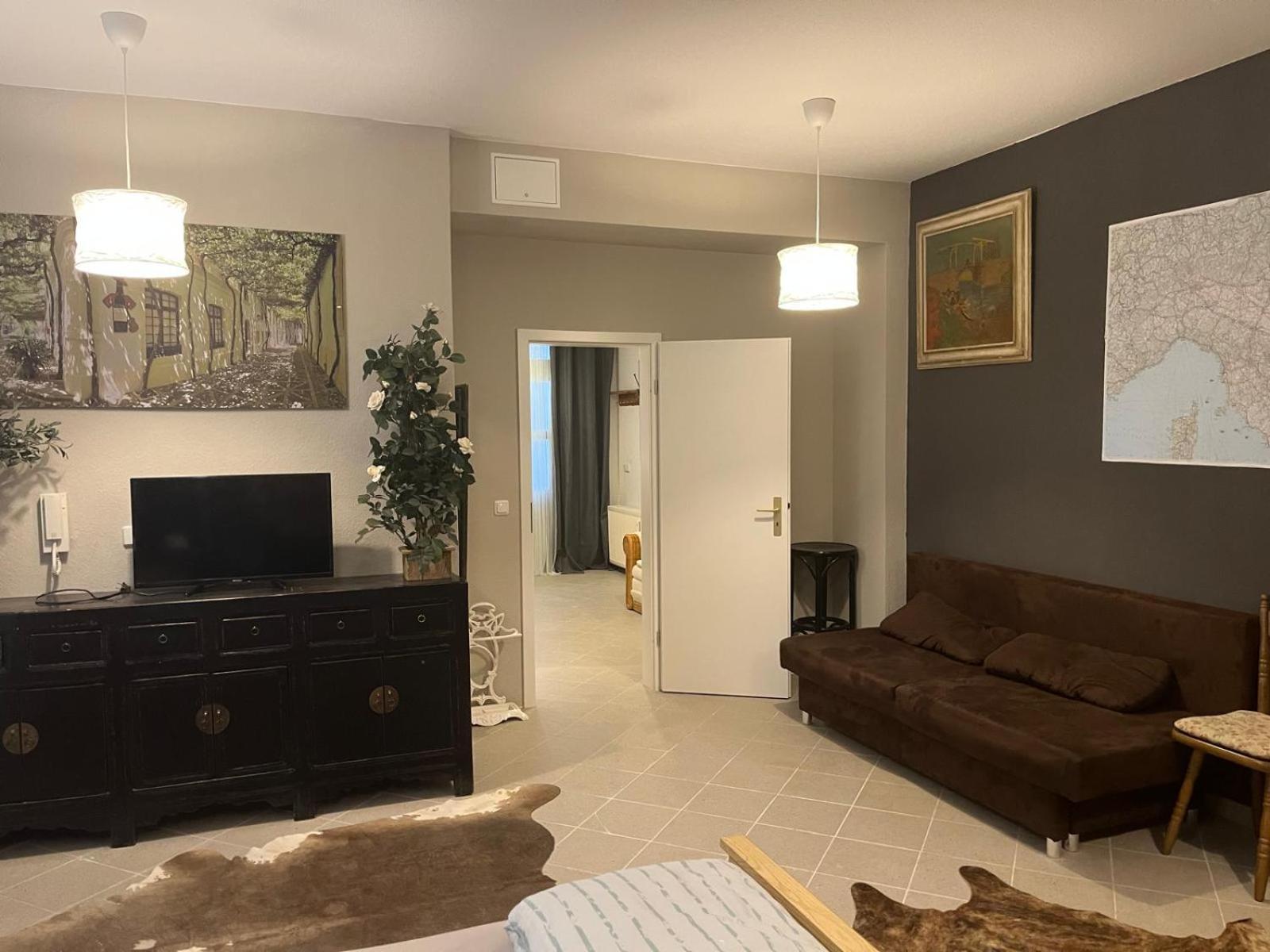 Muller'S Residenz - Self Check In Apartment ซวิคเคา ภายนอก รูปภาพ
